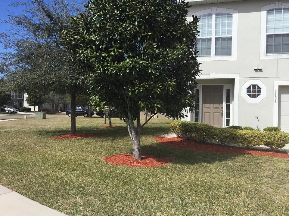 2nd image of 11606 Hickory Oak Dr