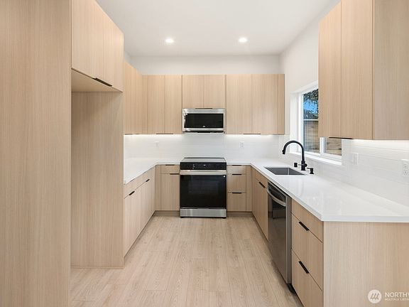 2nd image of 910 S 138th Street #B