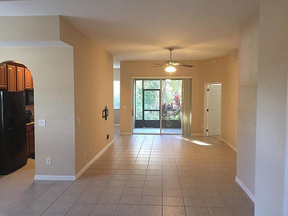 3rd image of 9440 Myrtle Creek Ln APT 1001