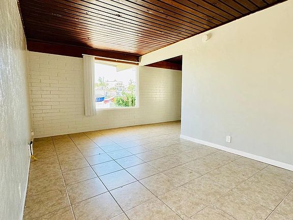 2nd image of 5162 W Point Loma Blvd
