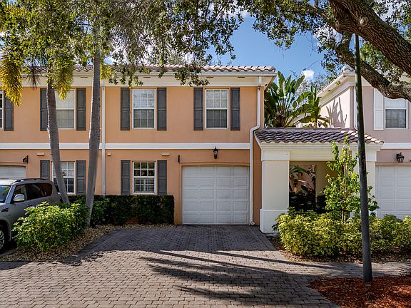 4th image of 5353 Cove Cir #5353
