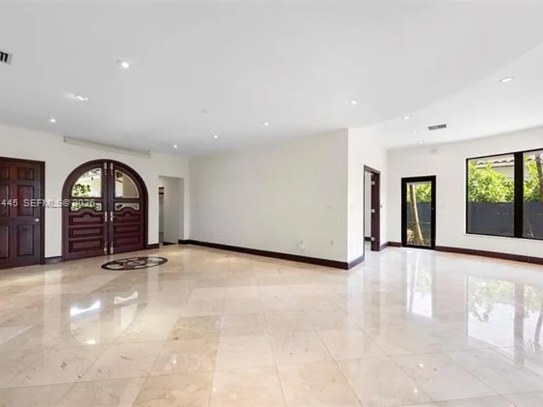 540 S Shore Dr — Photo 33
