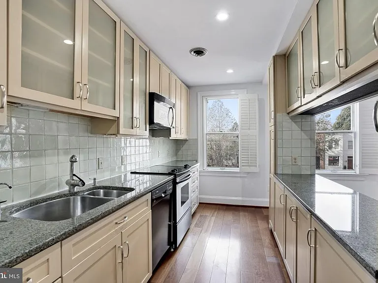 1675 Wisconsin Ave NW — Photo 11