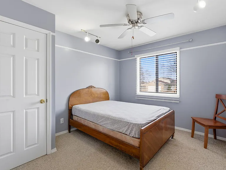 409 Kensington Dr — Photo 16