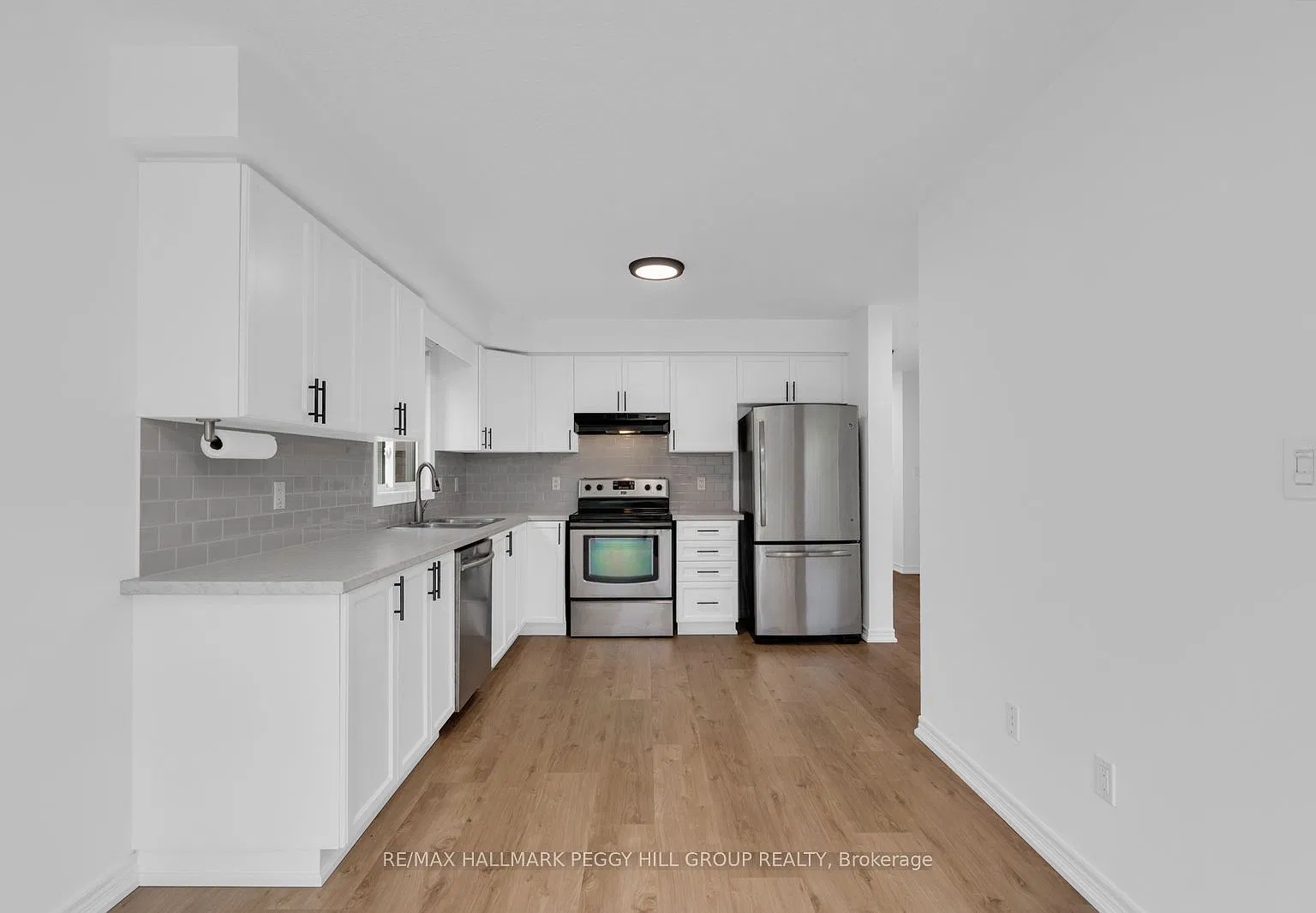 4 bed, $2,900 — Photo 2