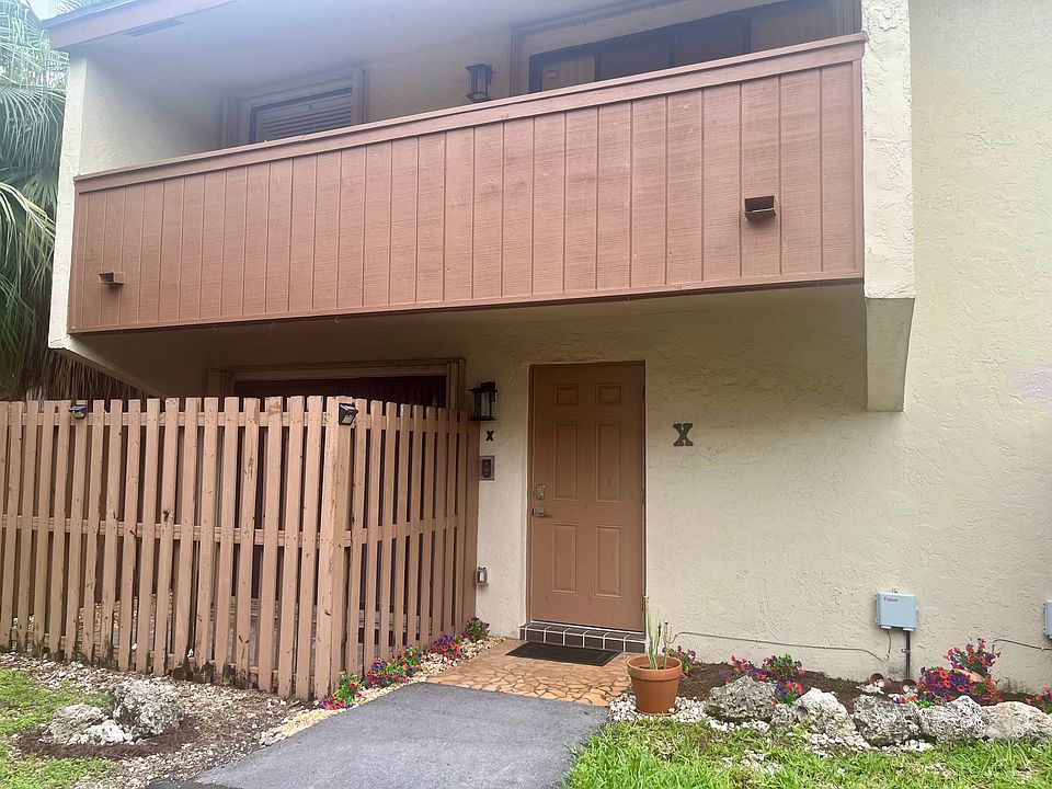 1st image of 11353 SW 109th Rd #X