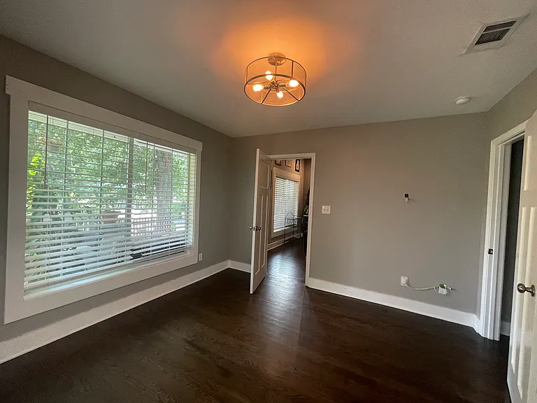 1447 Beecher St SW — Photo 2