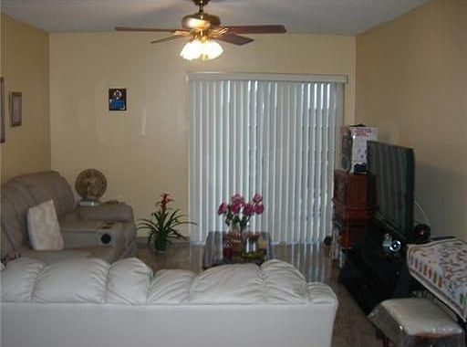 5th image of 6200 W Flagler St APT 404