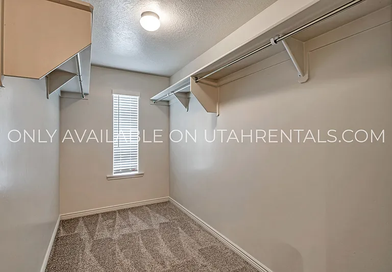 793 N 2560 E — Photo 12