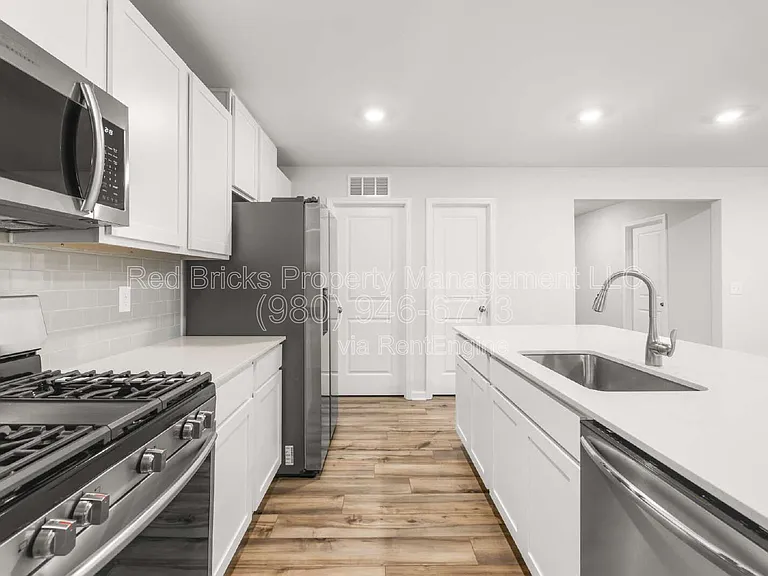 10154 Chatham Run Ln — Photo 9