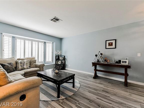 4th image of 2316 Babcock Dr