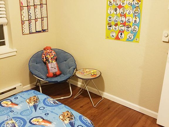 3rd image of 6814 N Pinegrove Dr Unit 101