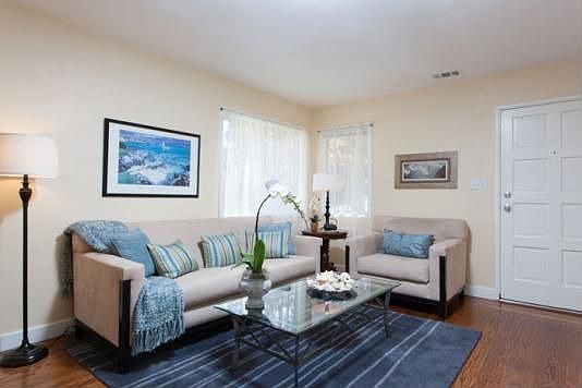 3rd image of 8080 Winthrope St