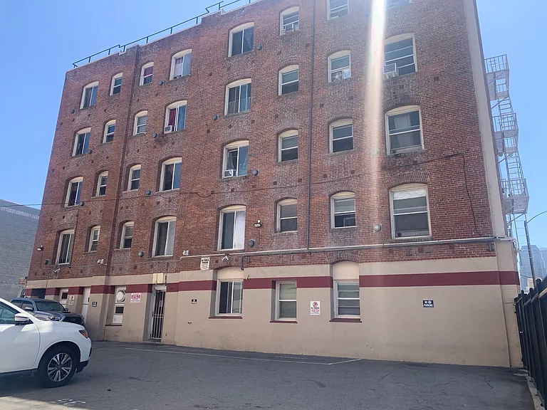 621 S. Union Ave. — Photo 3