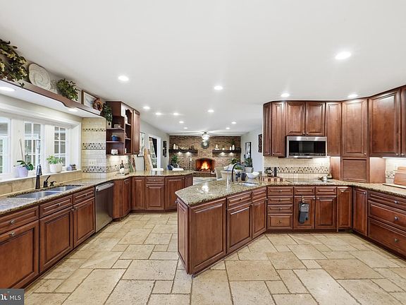 3rd image of 19450 James Creek Ct