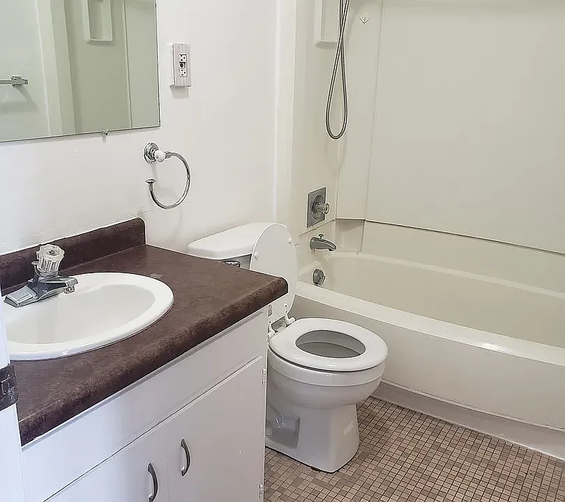 1 bed, 750 sqft, $975 — Photo 4