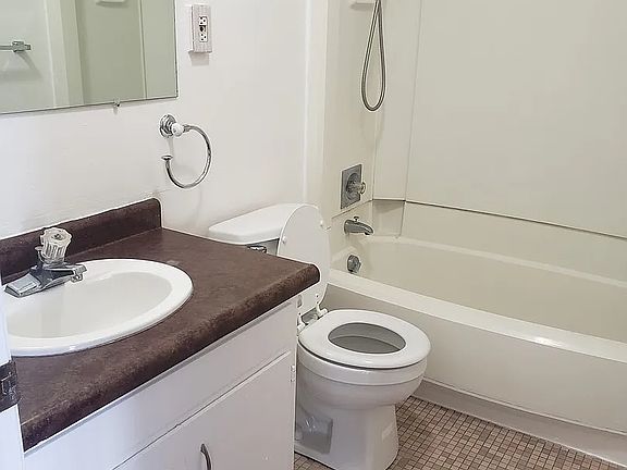 4th image of 1202 1st Ave APT 3