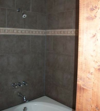 5th image of 701 Meadow Dr