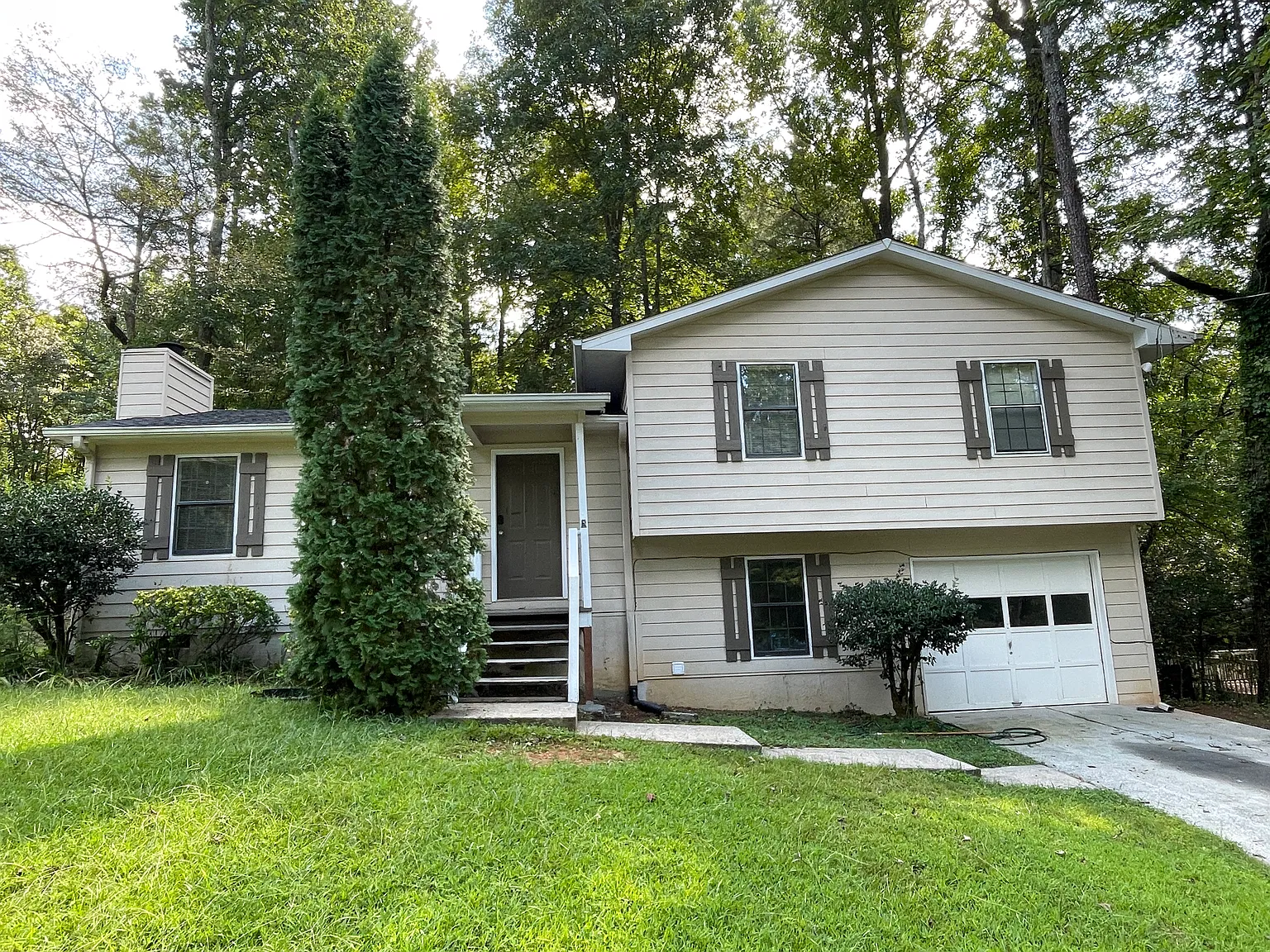 3 bed, 1498 sqft, $2,200 — Photo 1