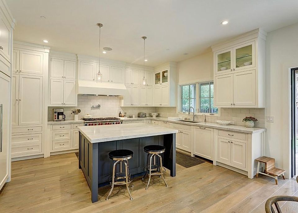 1st image of 88 Florence Ave