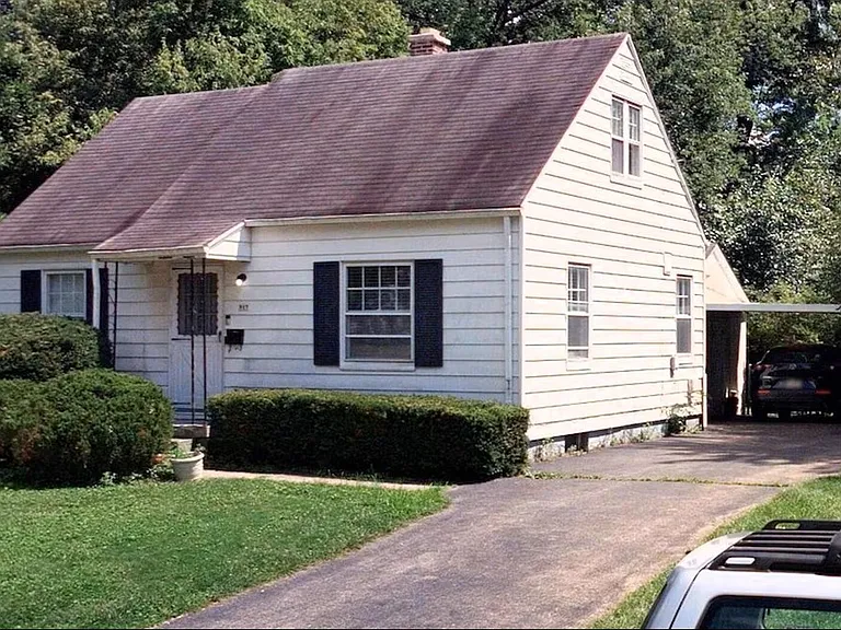 917 W 10th Ave — Photo 1
