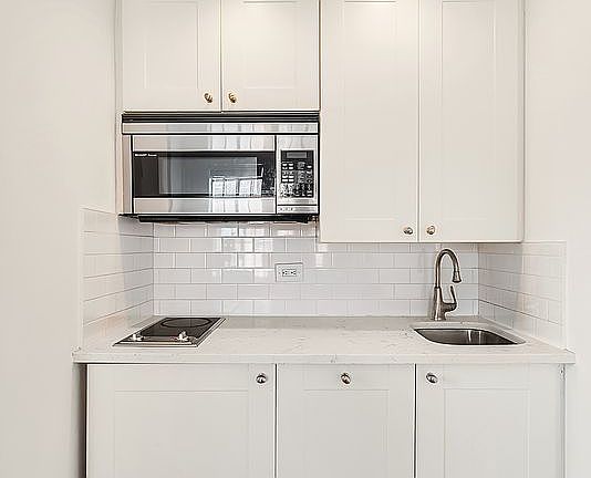 4th image of 25 Tudor City Pl APT 301