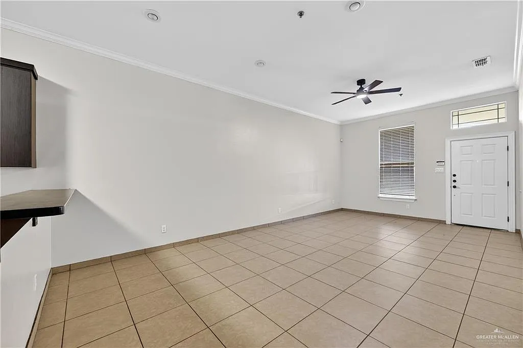2 bed, 2.0 bath, 1030 sqft, $1,200 — Photo 3