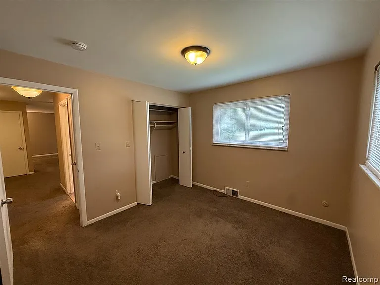 982 N Adams Rd #4 — Photo 15