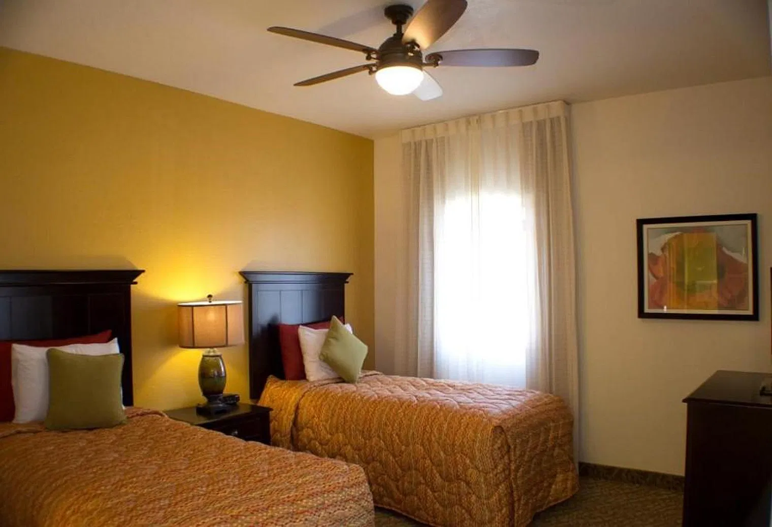 2 bed, 2.0 bath, 1097 sqft, $8,040 — Photo 4