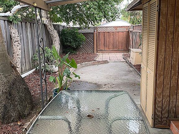 5th image of 2130 Lynnhaven Dr