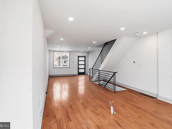 4th image of 1716 Alter St