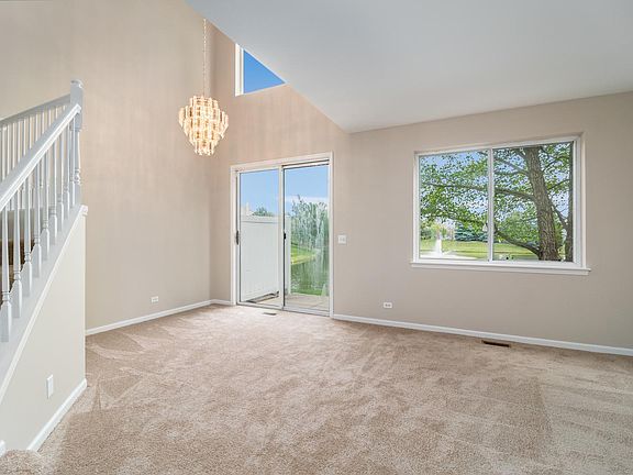 5th image of 3071 Autumn Lake Dr #3071