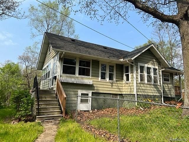 1st image of 206 E Vandercook Dr