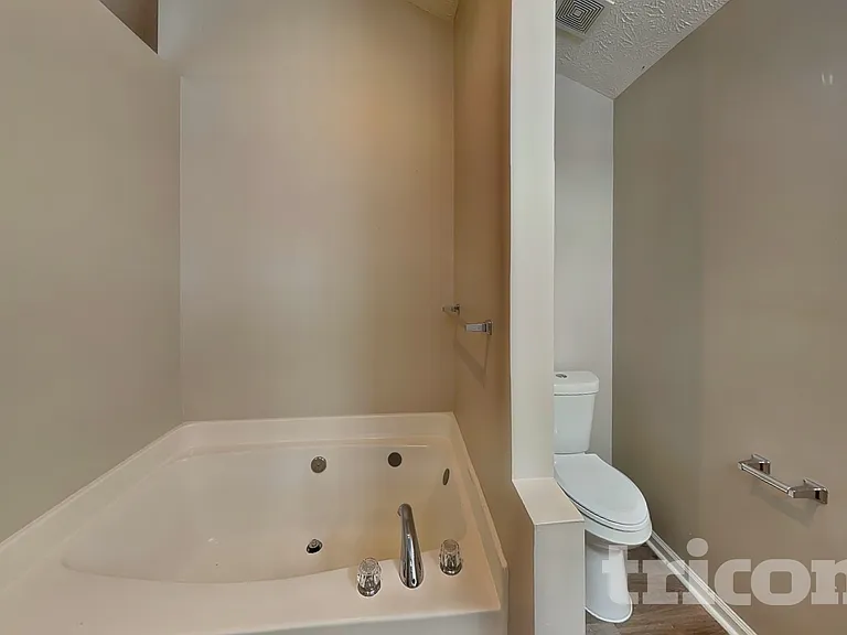 9598 Lakeview Cir — Photo 9