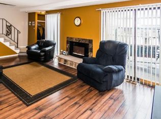 1125 Trailwood S, Hopkins, MN 55343