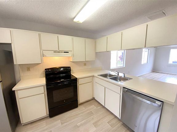 3rd image of 6424 Remus Dr