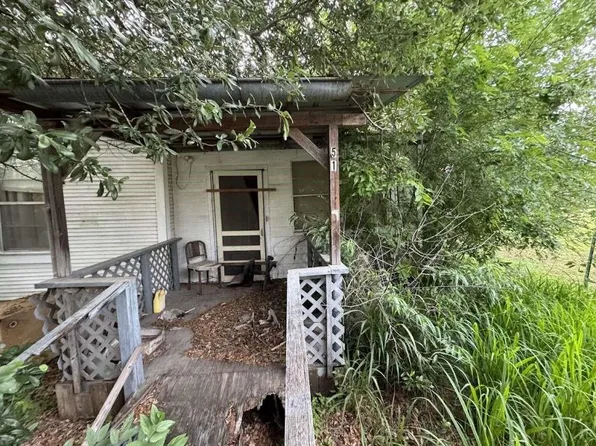 514 W Avenue D, Poteet, TX 78065