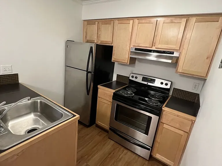 24 Flats Apartments — Photo 16