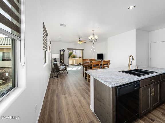 3rd image of 1725 Bluff Drive