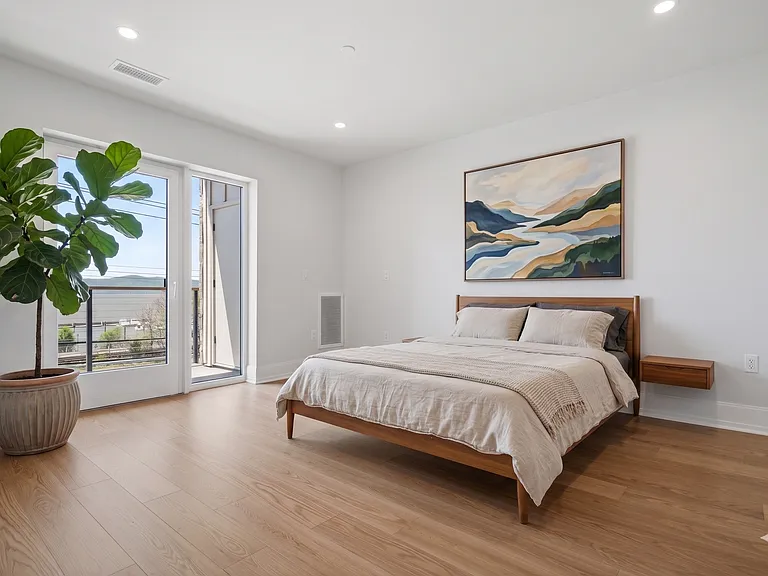 25 S Riverside Ave #208 — Photo 8