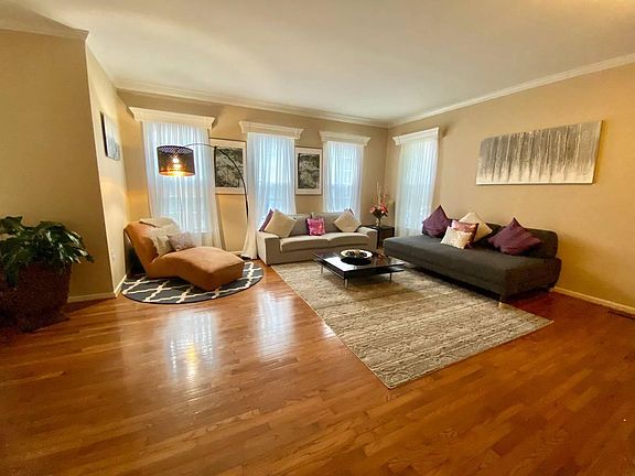 4th image of 21188 Millwood Sq