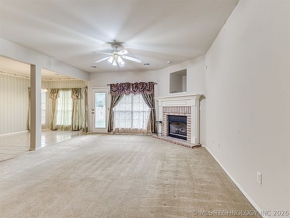3rd image of 3006 W G St