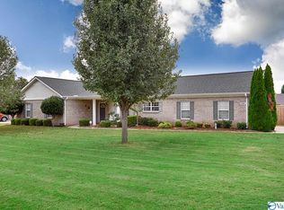 136 Beaconsfield Dr, Meridianville, AL 35759