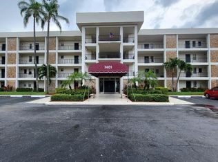 7461 W Country Club Dr N APT 204, Sarasota, FL 34243