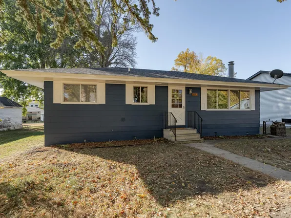 407 2nd St NE, Hayfield, MN 55940
