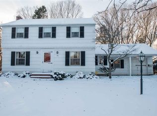 27 Westgate Dr, Rochester, NY 14617