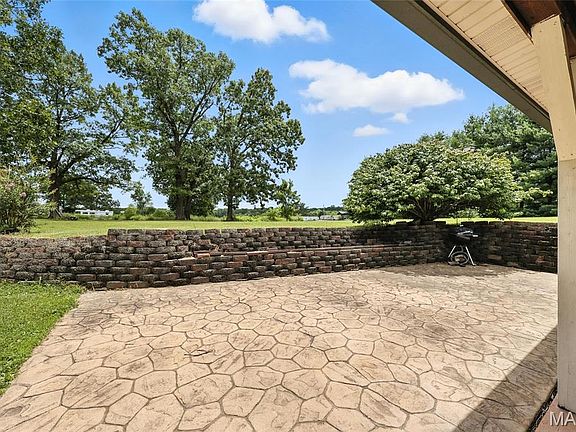 5th image of 10443 Airport Rd