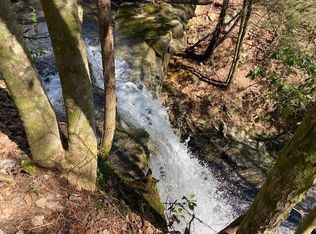 430 Seagroves Rd, Tracy City, TN 37387