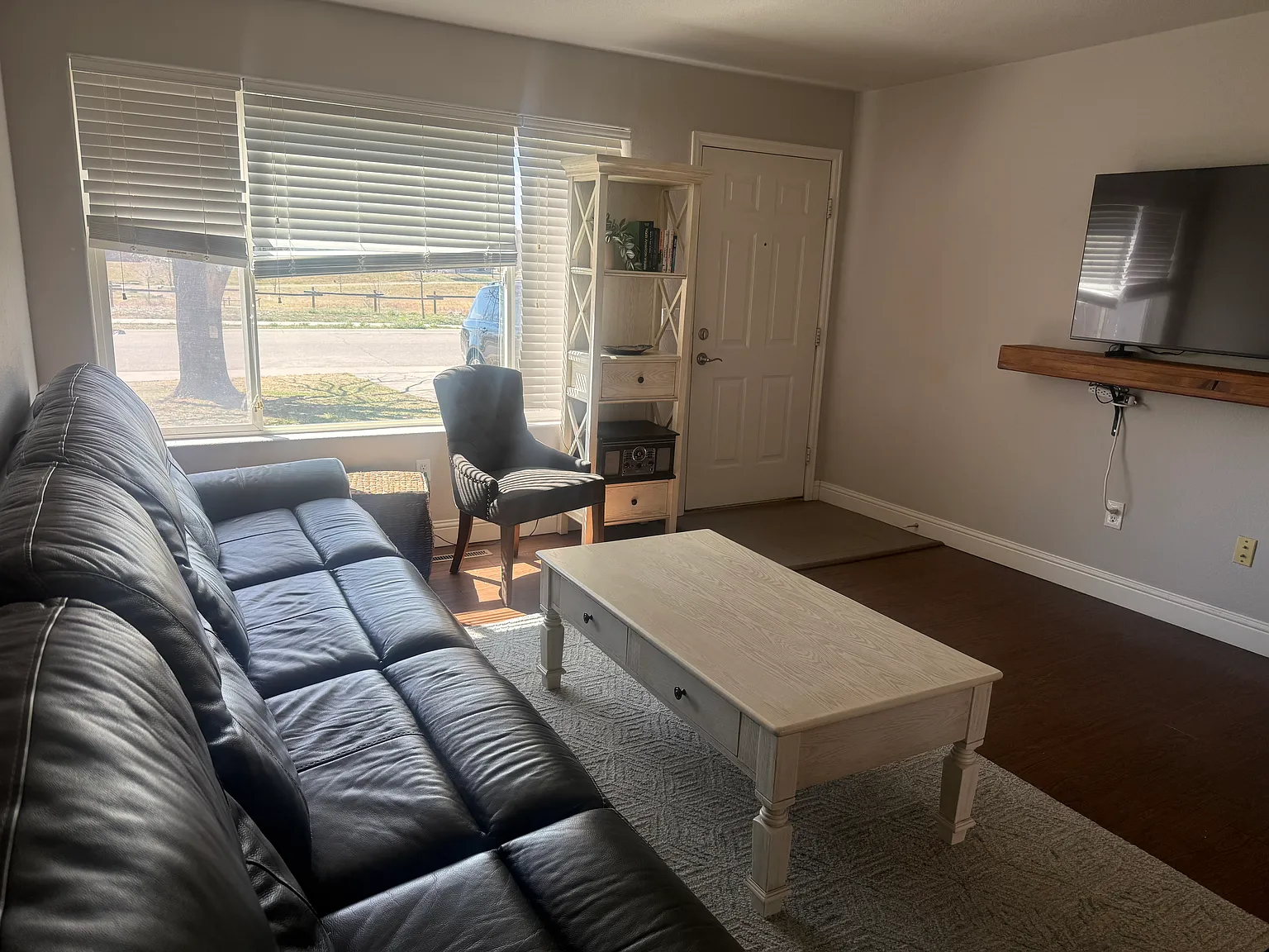 3 bed, 1794 sqft, $3,110 — Photo 3