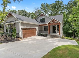 3104 Chatham Dr, Seneca, SC 29678
